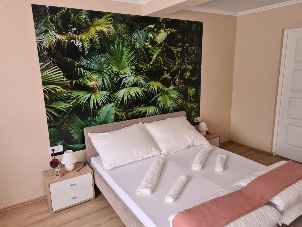 Napfeny Apartman Makó Exterior foto